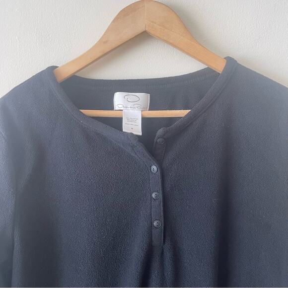 Oscar De La Renta Black Long Sleeve Henley Fleece Top Women’s size M - Picture 3 of 5